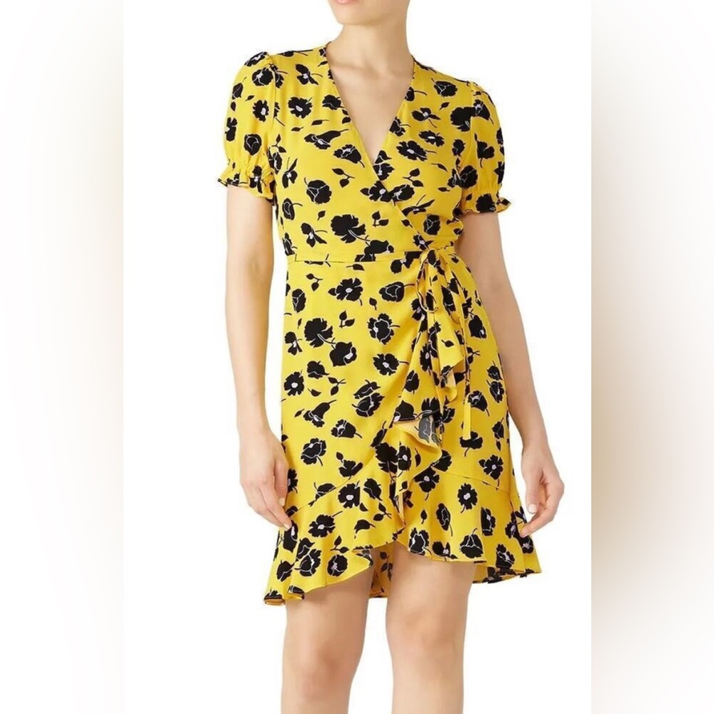 Diane Von Furstenberg Emilia Dress Floral Short Sleeve
Flouncy Wrap Yellow 2